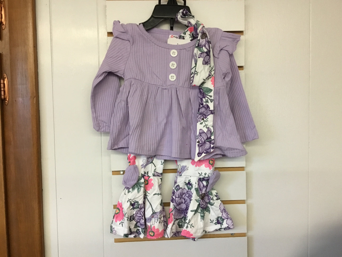 Purple with floral leggings outfit