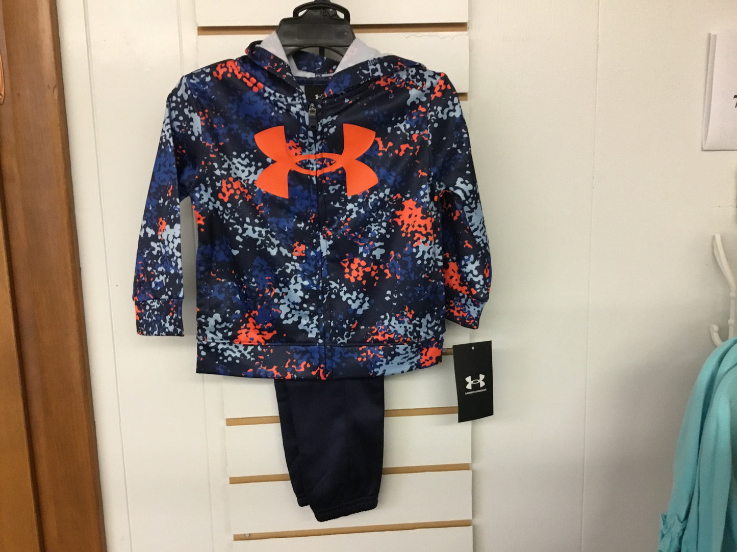 Under Armour Solar Orange Zipper Jacket Outfit